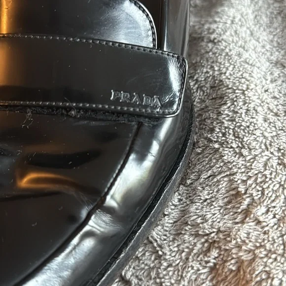 PRADA Elegant Black Loafers for Women - Picture 2 of 9